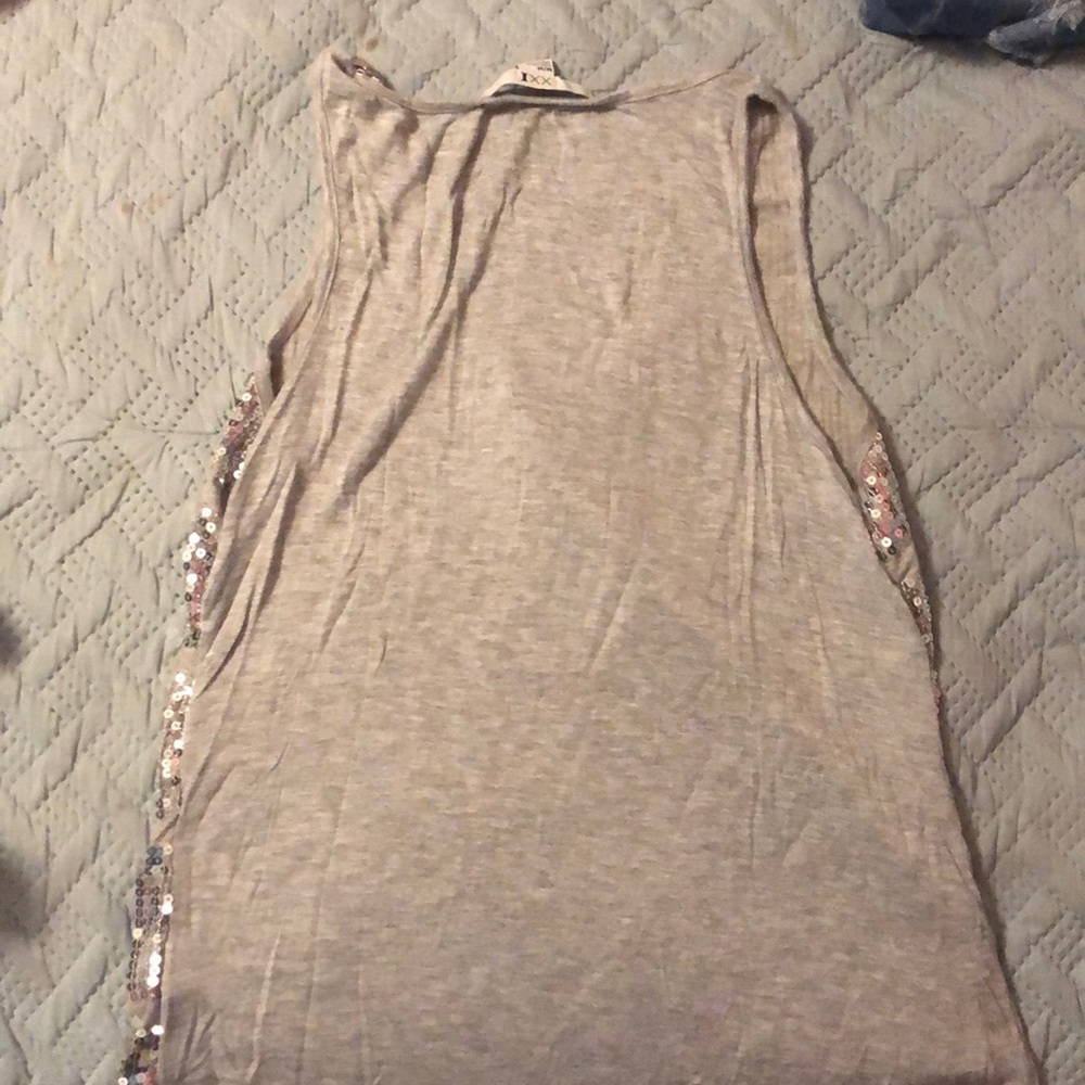 Sequence Tank - Picture 2 of 2